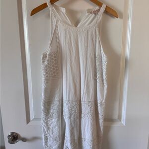 Elegant White Sleeveless Dress